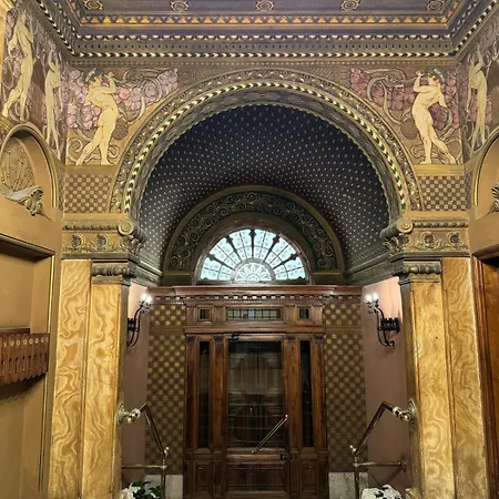 Lejlighed Into The Arc, Palace Of The Ambassadors, Coppede